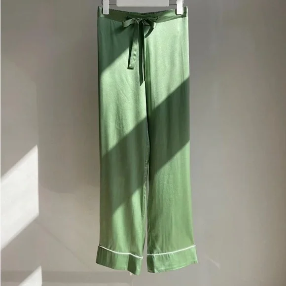 Olivia von Halle 100% silk pajamas set - Picture 9 of 15